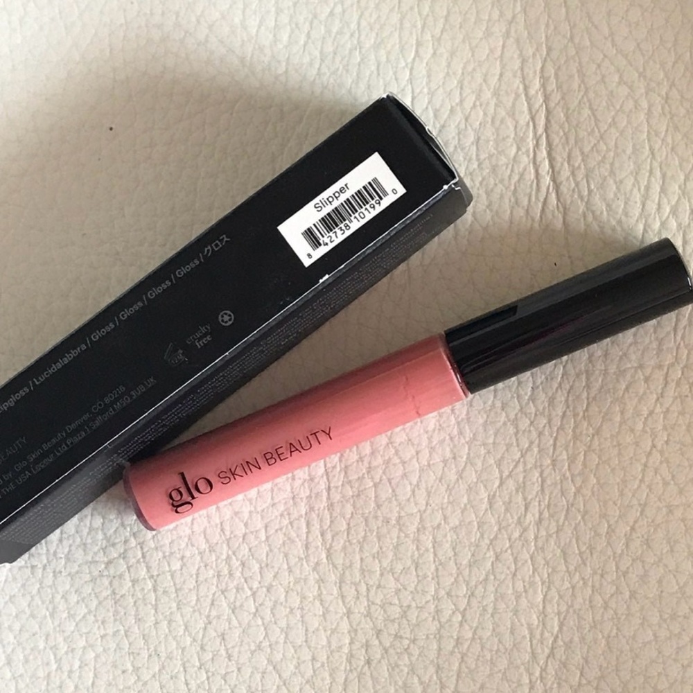 New GLO Skin Beauty GLOSS Slipper Brilliant Lipgloss. 4.4ml/0.15oz  Made in USA